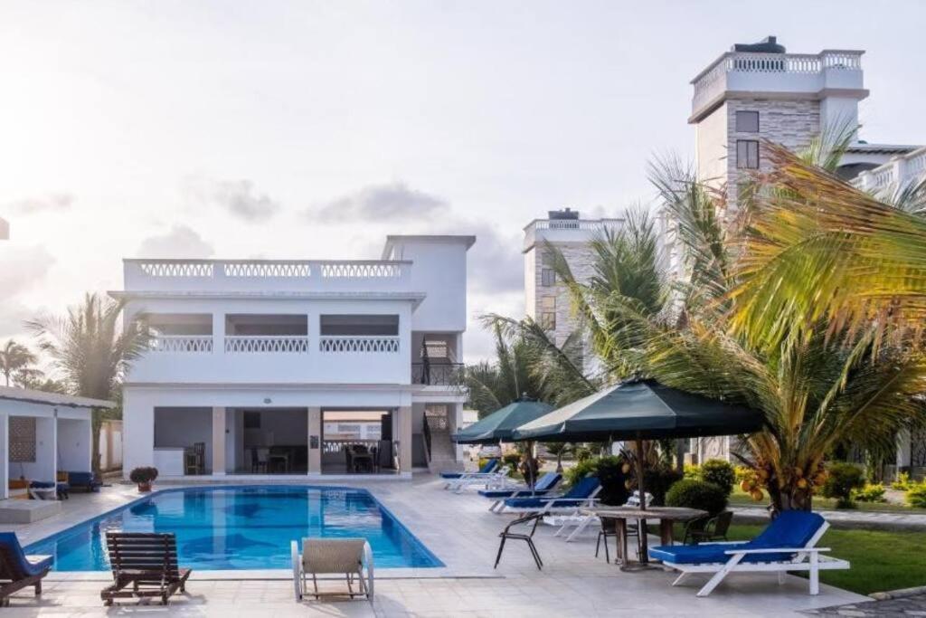 Becky - Diani Apartment *