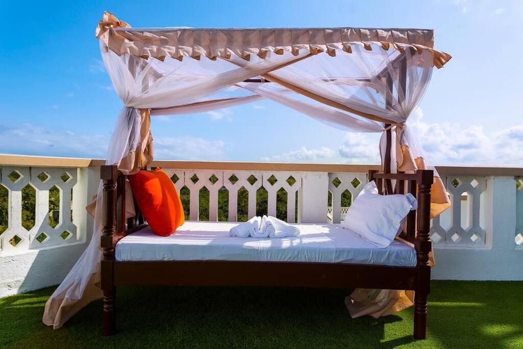 Becky - Diani Apartment Diani Beach