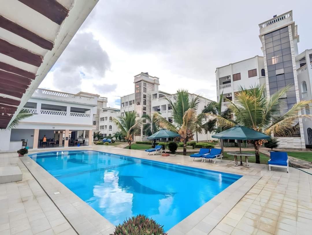 Becky - Diani Apartment *